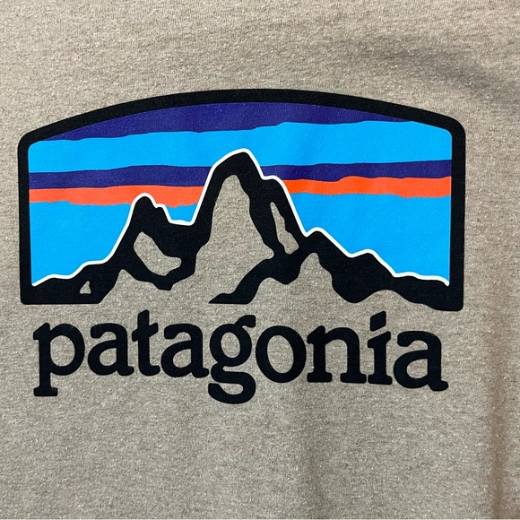 Patagonia Men's Beige Responsibili-Tee with Logo on Back & Yellow Laundry Bag - Picture 4 of 10
